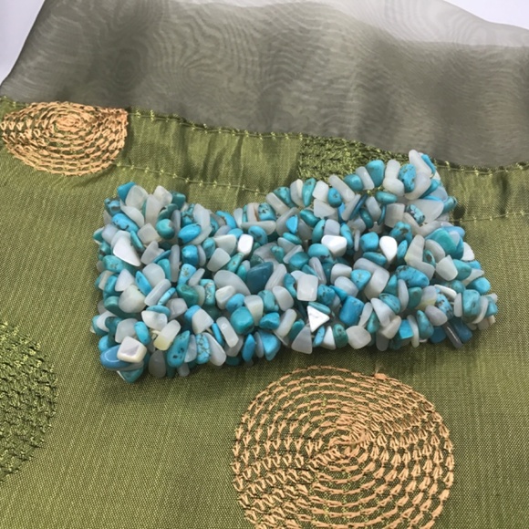 Turquoise chips and gray Mather of pearls tumbled Stones Stretch Bracelet - Picture 3 of 5